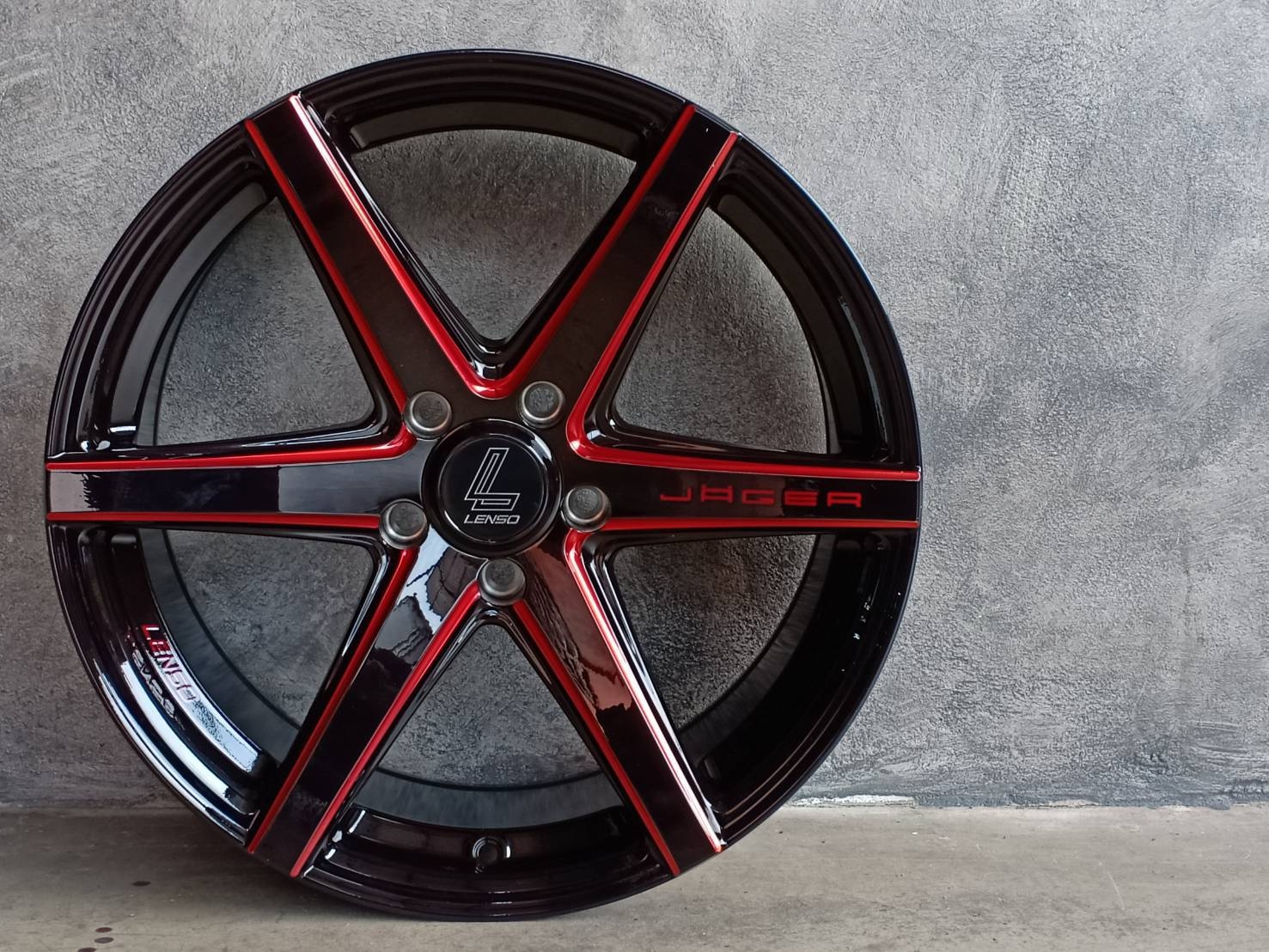 JAGER-CRAFT 18X8.5 5H114.3 ต้องการส่วนลดราคาพิเศษ กรุณาสอบถาม