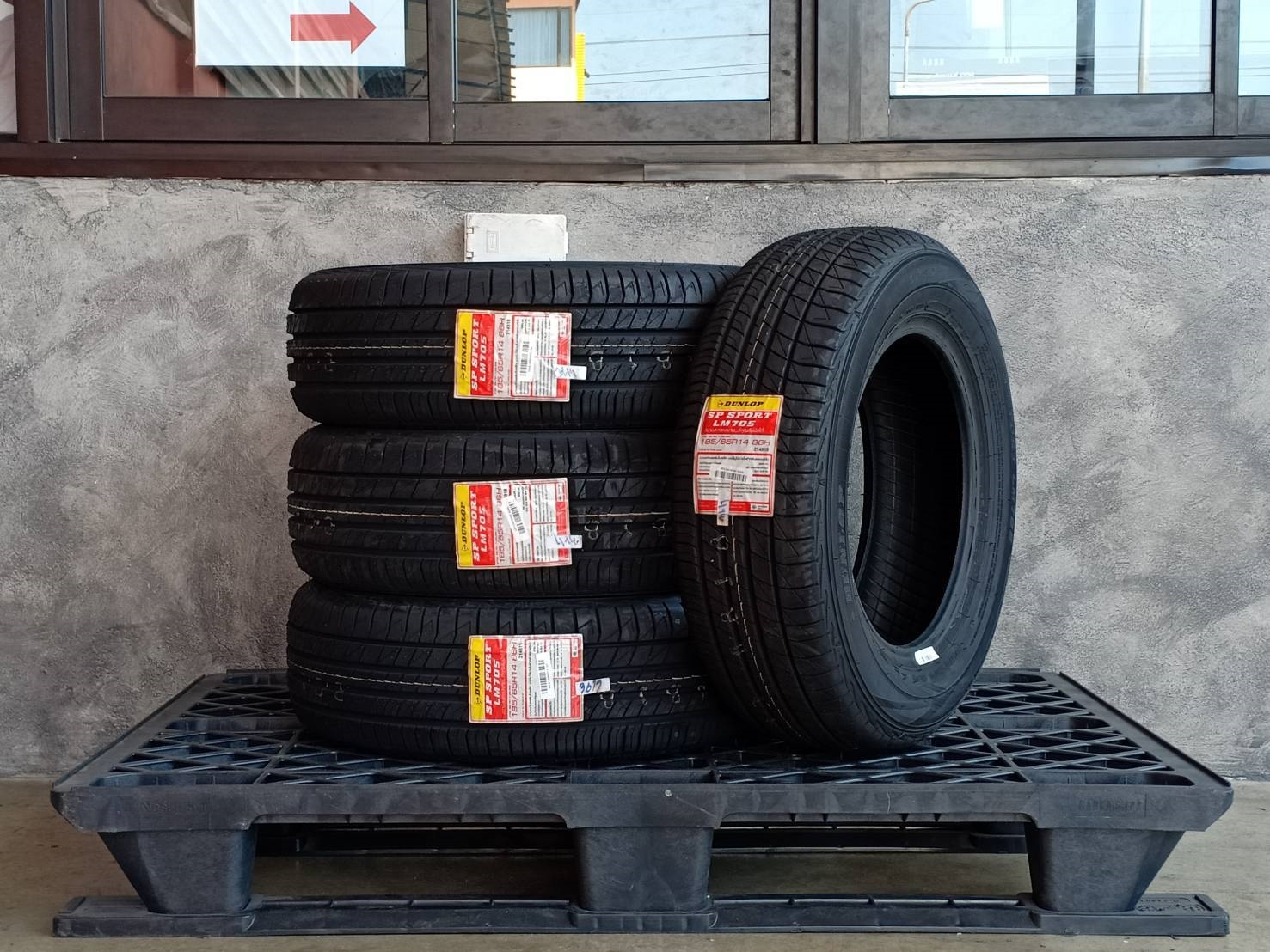 DUNLOP 185/65R14 SP SPORT LM705 86H MADE IN THAILAND