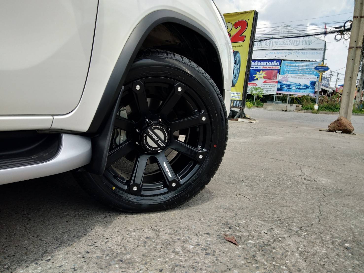 ล้อแท้ MICKEY THOMPSON ROUSH ขอบ20