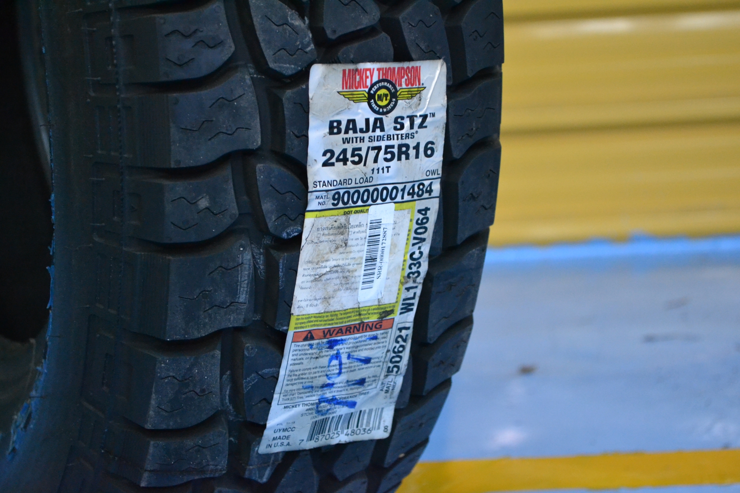 ยางใหม่ MICKEY THOMPSON STZ 265-70-16 เส้นละ 4900 ปี16 ขอบขาว ปกติ7500
