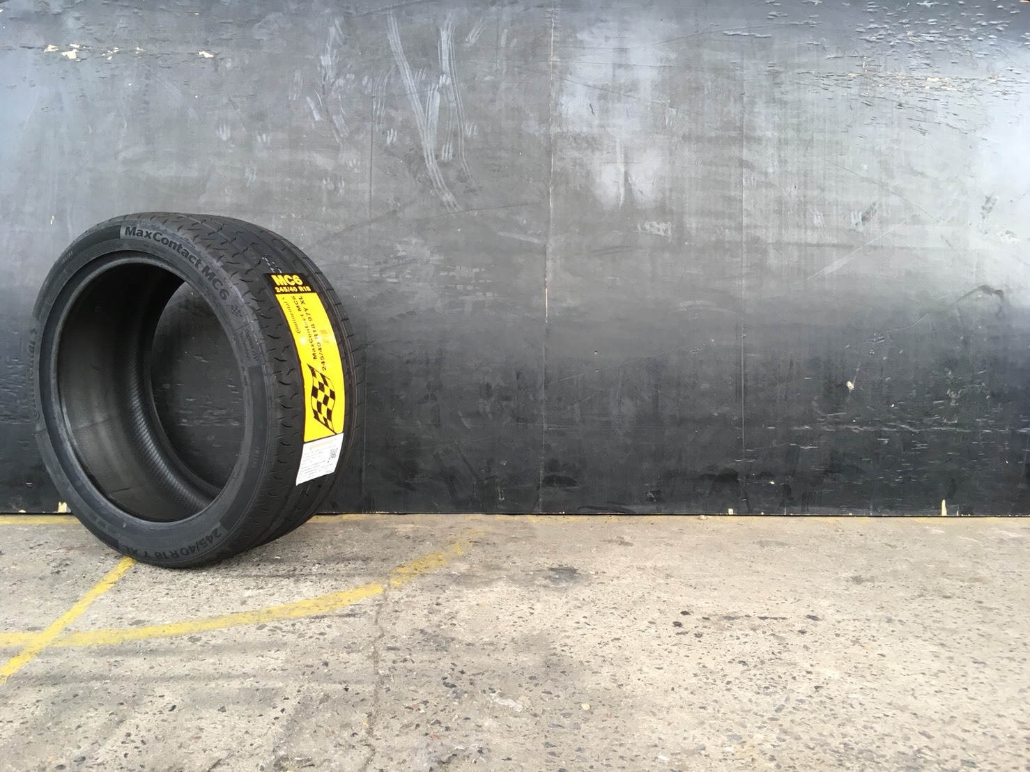 ยางใหม่ CONTINENTAL MC6 245/40-18 ราคาพิเศษ