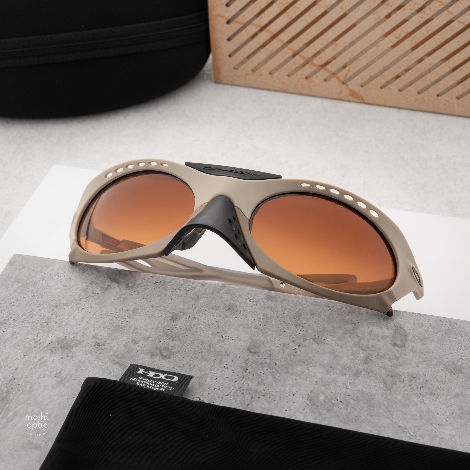 OAKLEY Plantaris OO9437-02 Matte Sand Prizm Brown Gradient