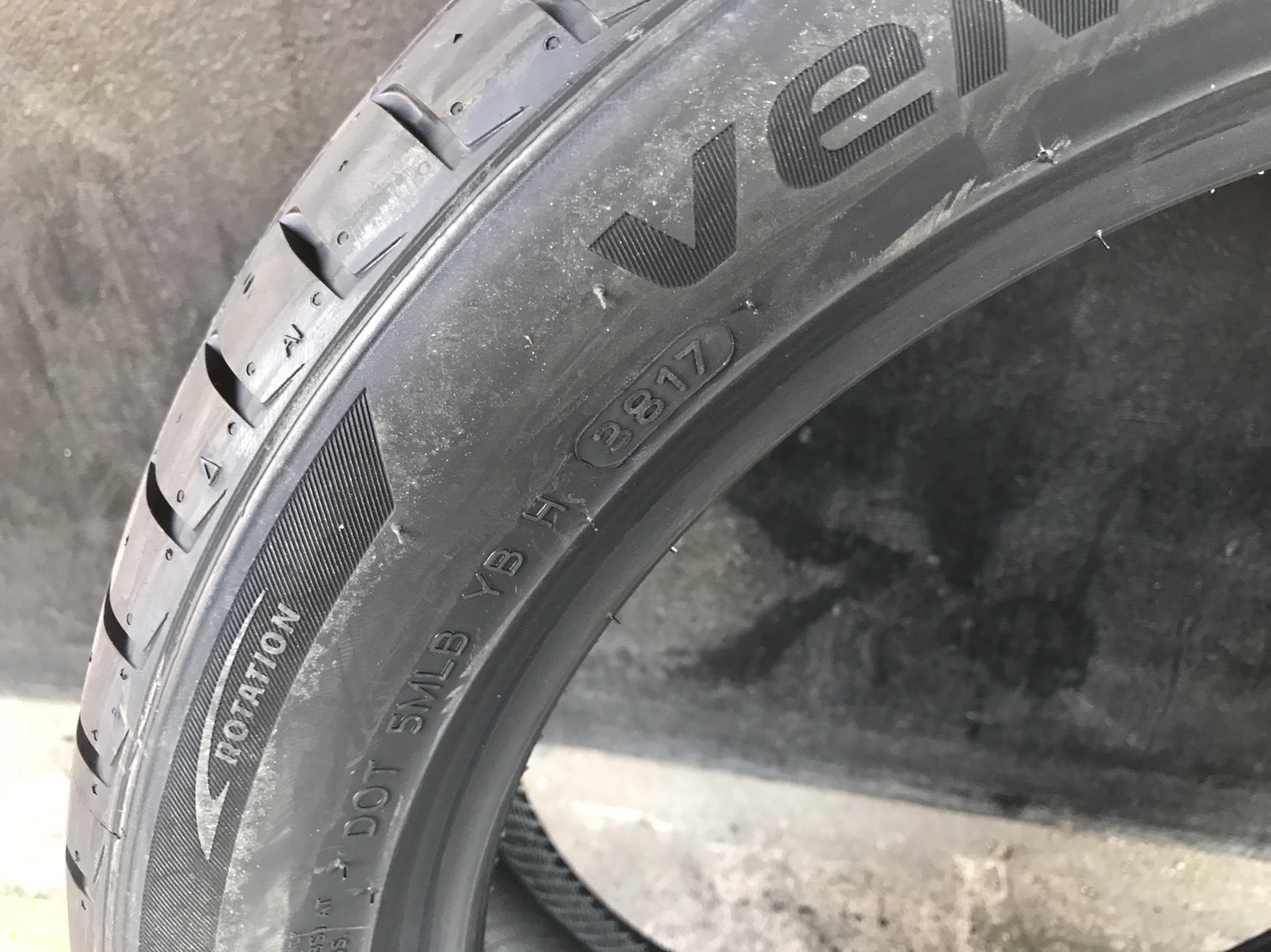 HANKOOK V12 EVO-2 205-50-17 เส้น 2500 ปี 17 ปกติ 3500
