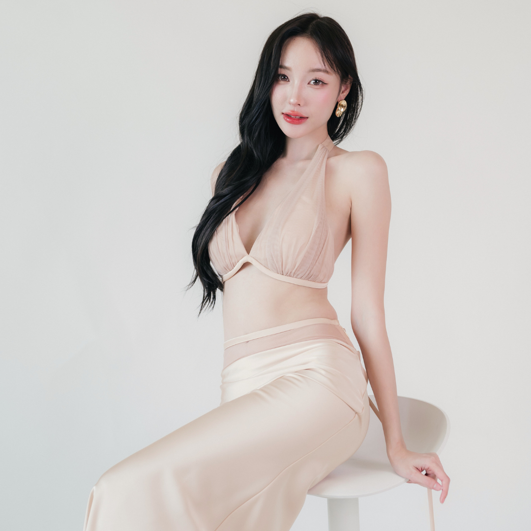 Lism S-066 The Curve Halter Top เสื้อครอปสุดหรู