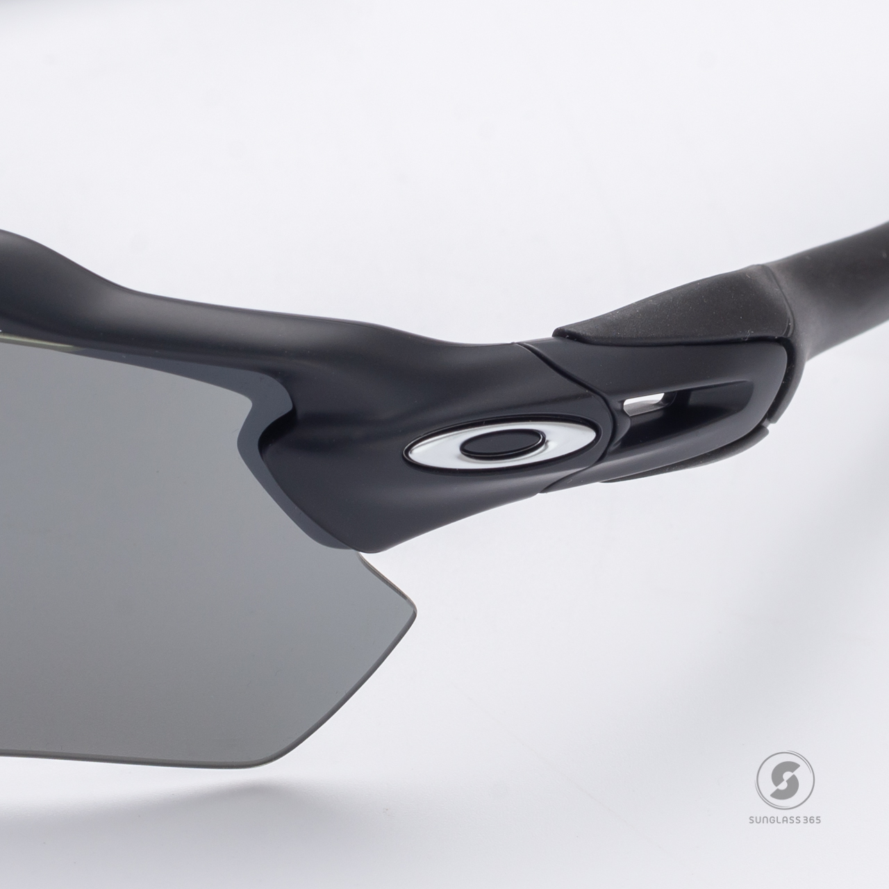 Oakley OO9208-51 RADAR EV PATH Matte Black Prizm Black Polarized