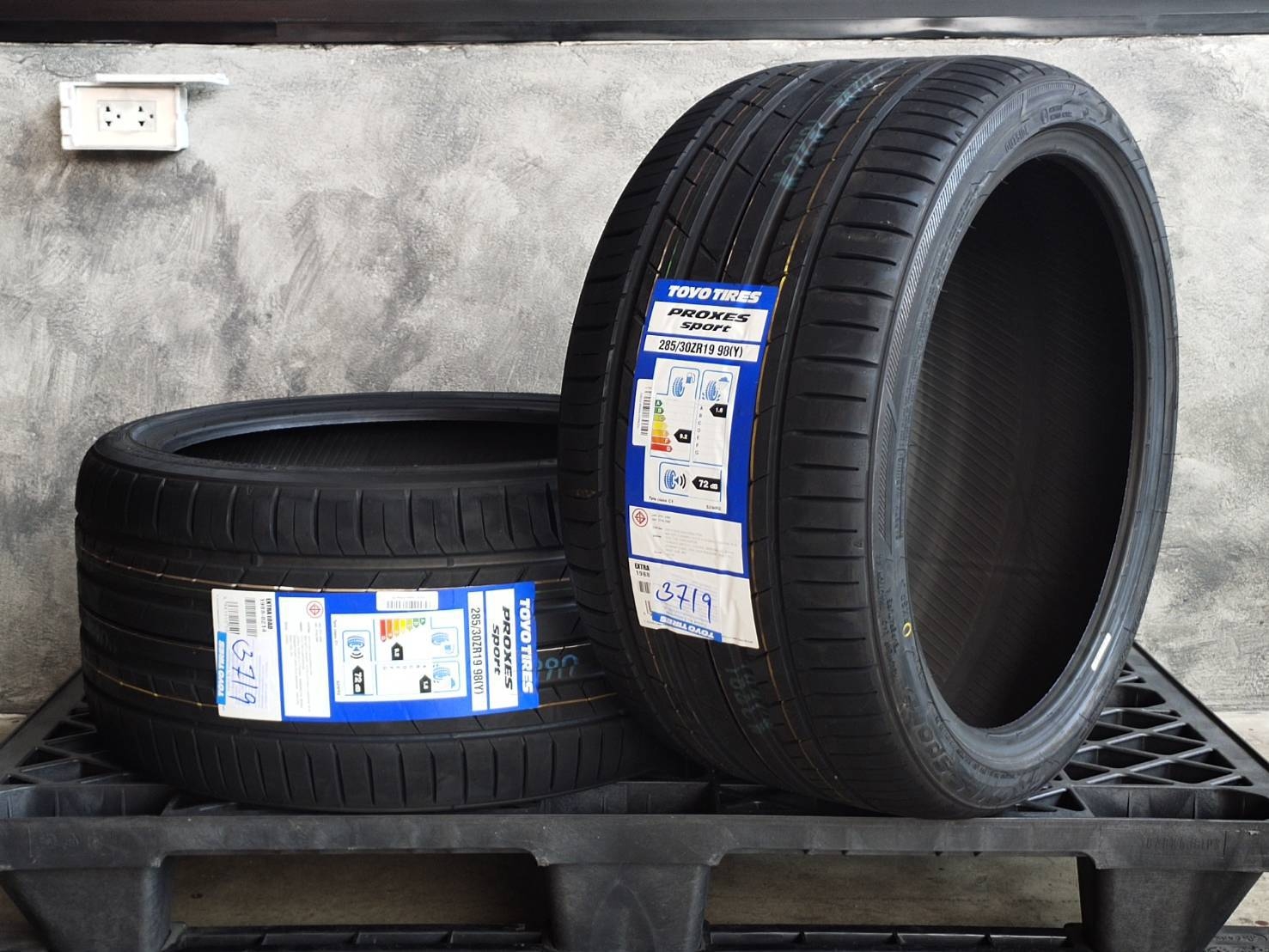 TOYO PROXES SPORT 285/30ZR19