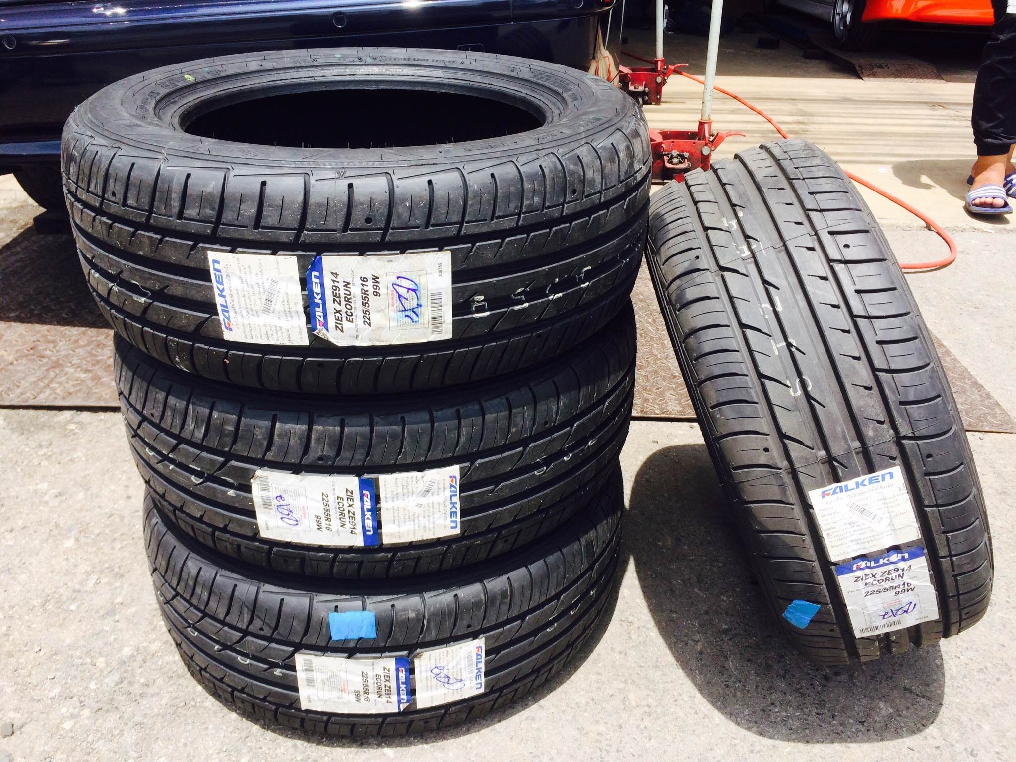 FALKEN ZE914 225/55-16 เส้น 2900 ปกติ 3500
