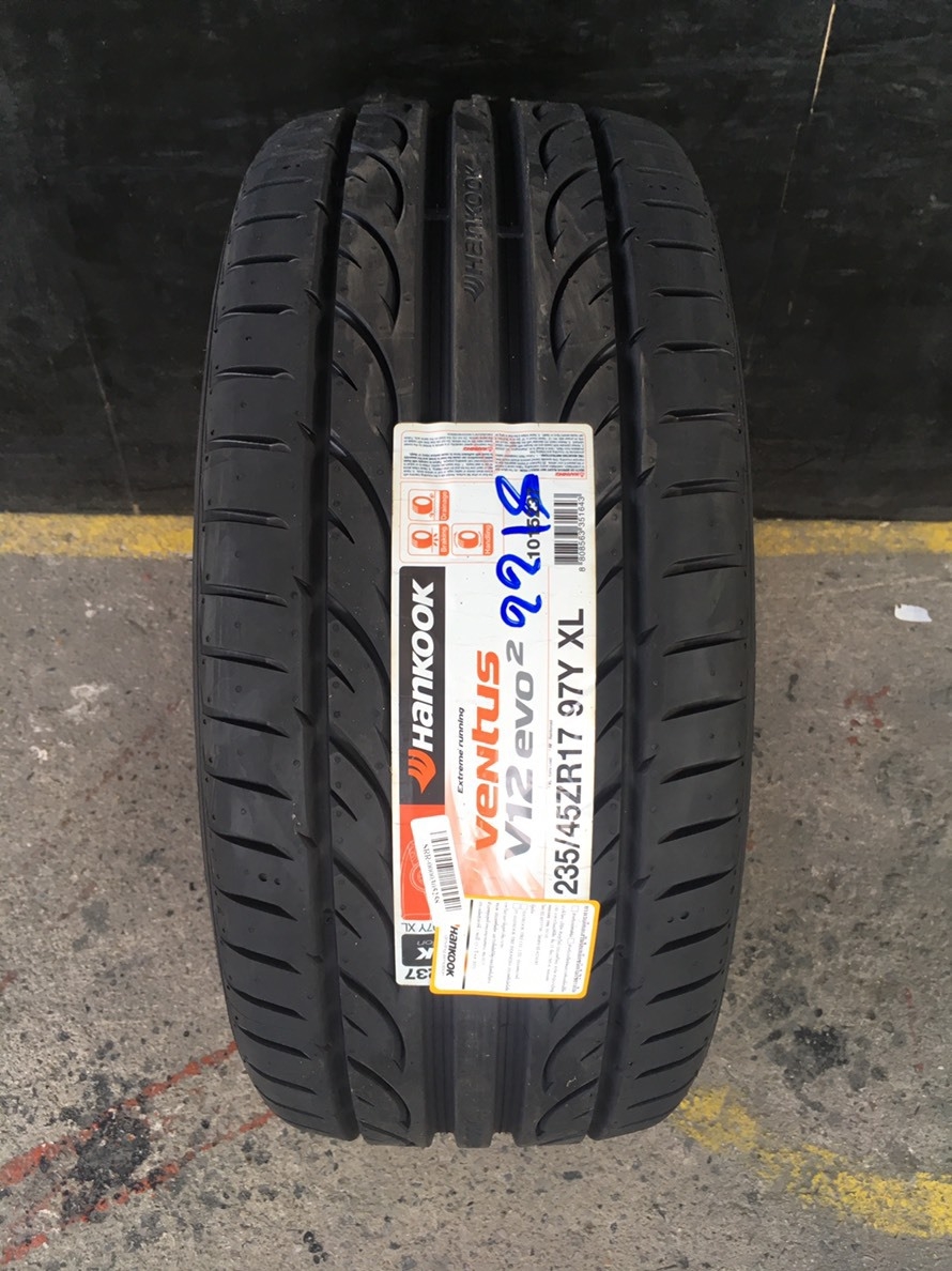 HANKOOK V12 EVO-2 235/45-17 เส้น 3250ปี 18