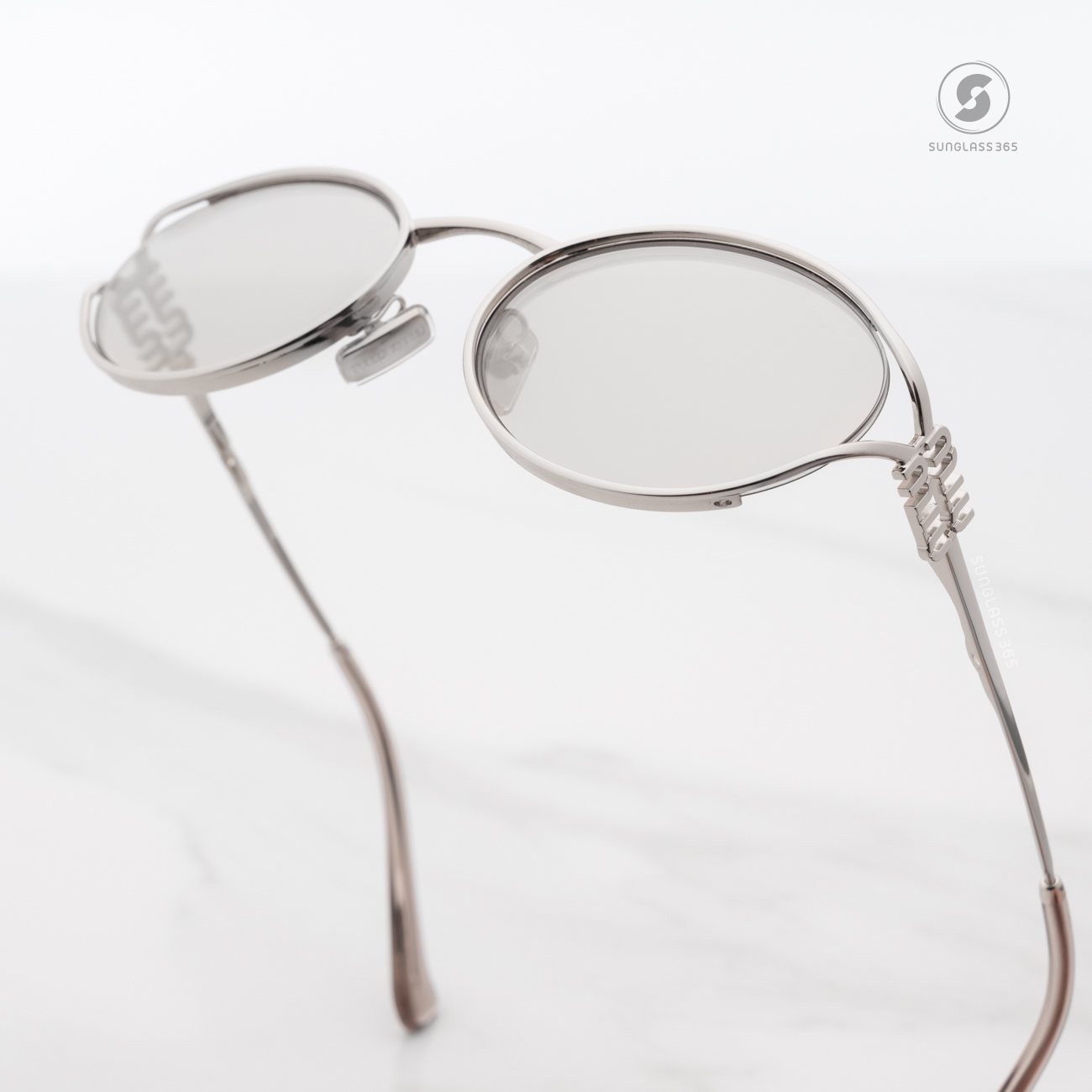 แว่นกันแดด Miu Miu Logo MU52YS 1BC10F