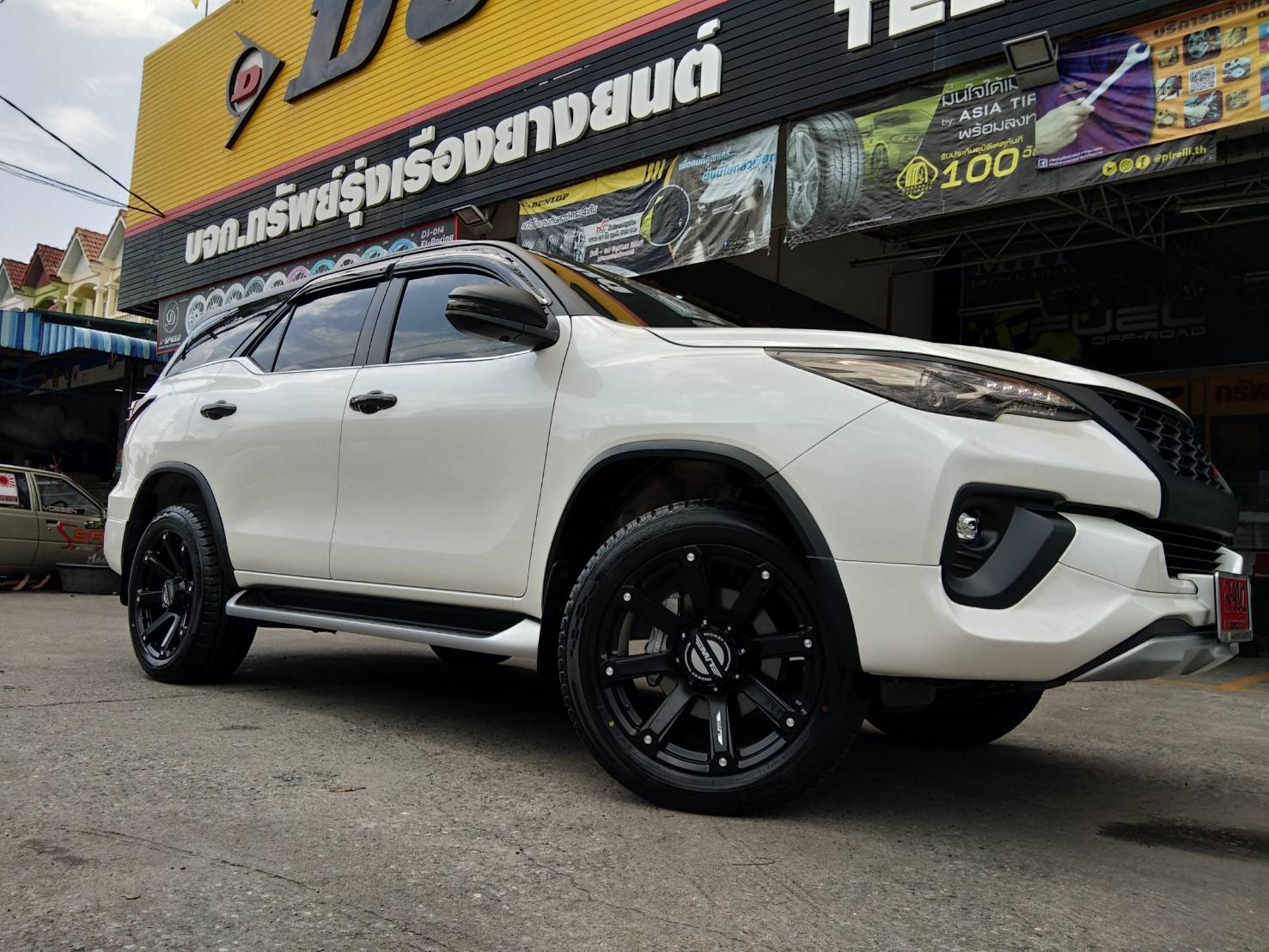 ล้อแท้ MICKEY THOMPSON ROUSH ขอบ20