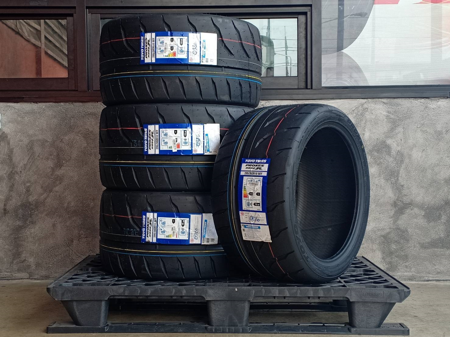 TOYO PROXES R888R 295/30ZR18 ปี20