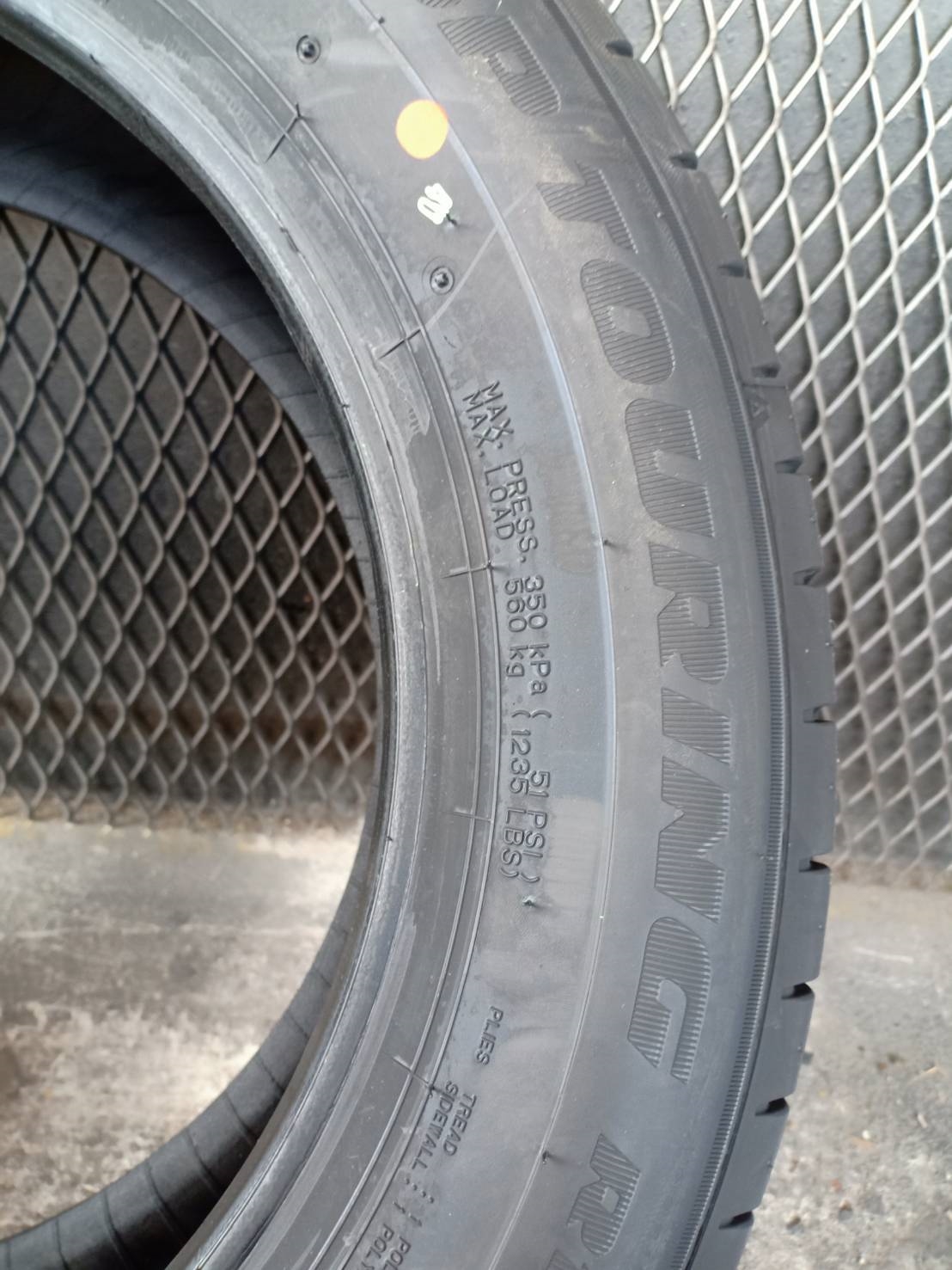 ยางใหม่ DUNLOP R1 195-60-15 ราคาถูก