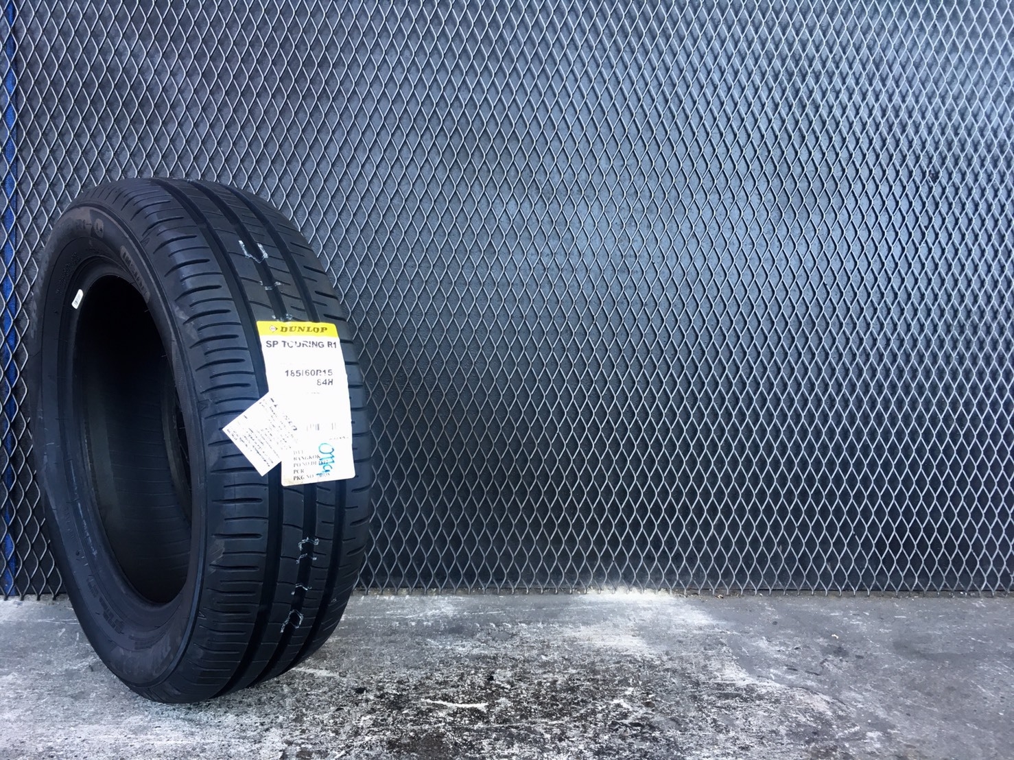 DUNLOP R1 185/60-15 ปี19 ราคาพิเศษ