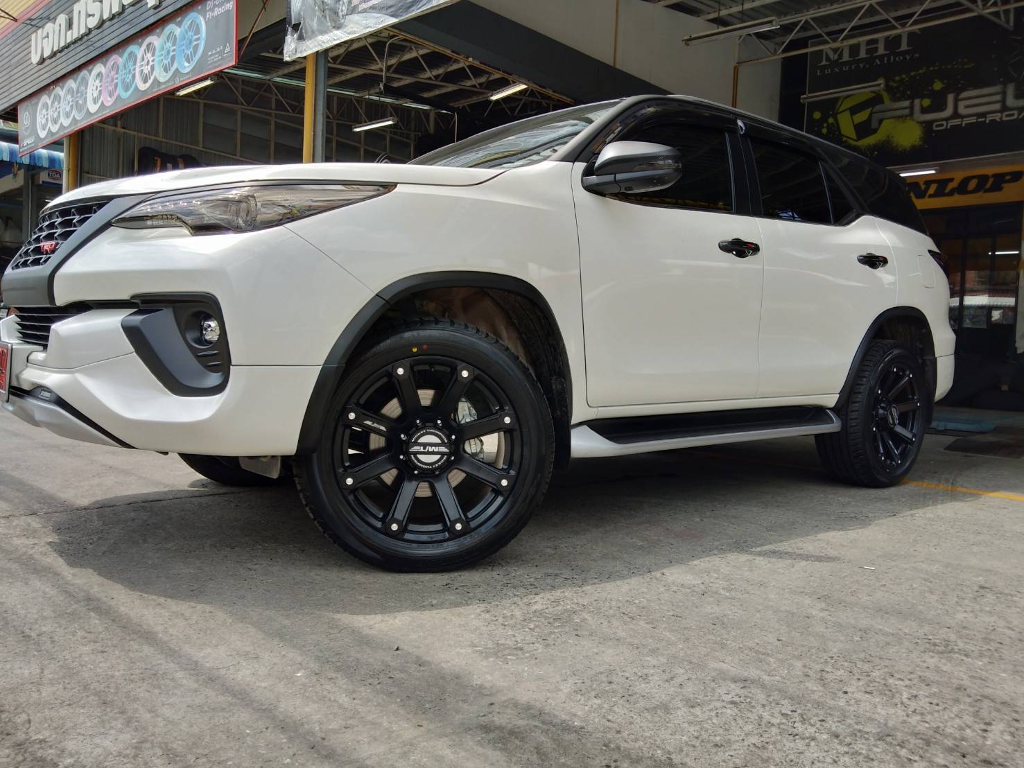 ล้อแท้ MICKEY THOMPSON ROUSH ขอบ20