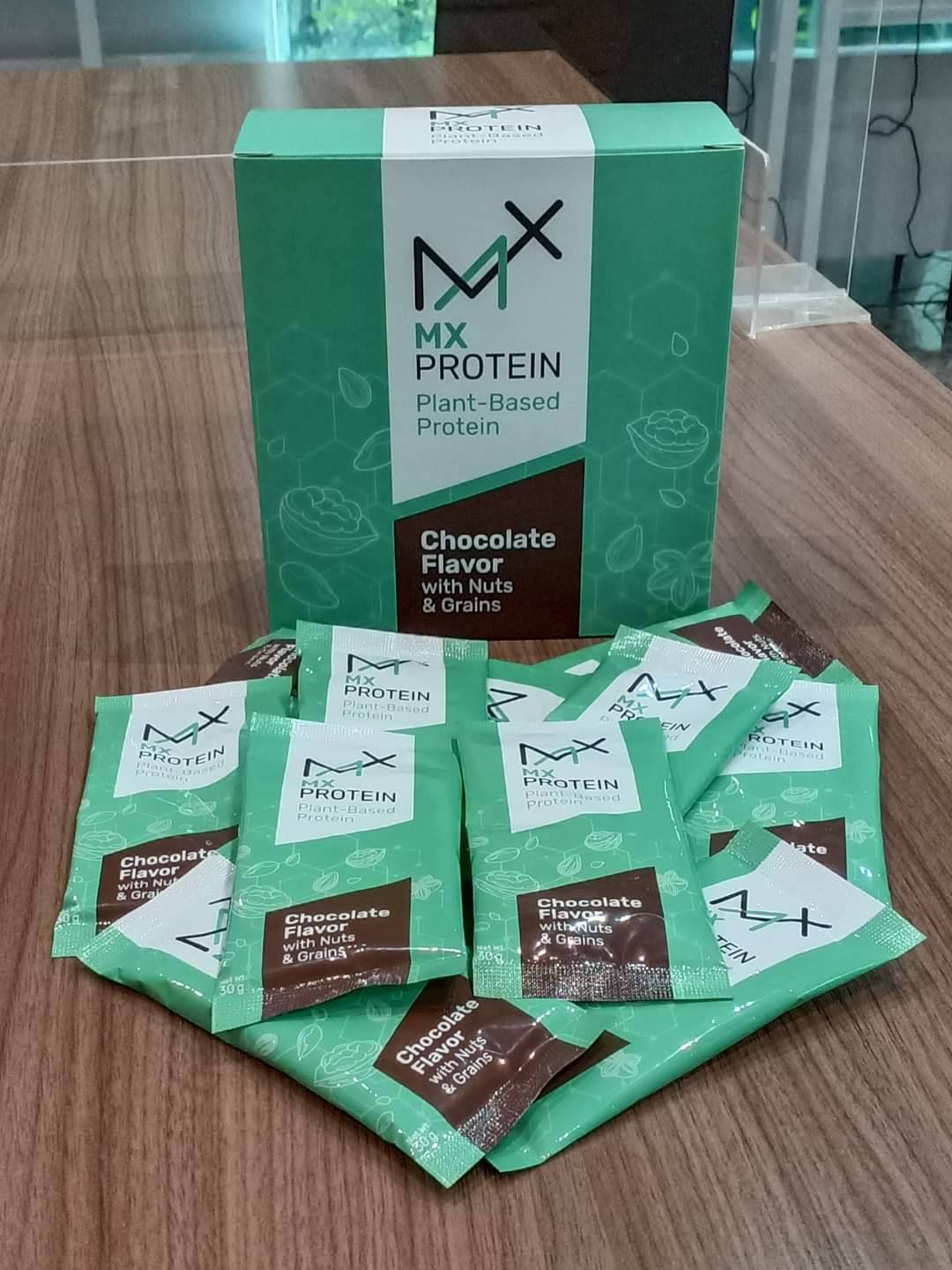MX Protein อุดมไปด้วยโปรตีนพืชตระกูลถั่วสกัดแบบไอโซเลท และมีอะมิโนจำเป็นคือ BCAA ที่มีใน Pea Protein ซึ่งมีเพียงไม่กี่ชนิดในโลก ทำหน้าที่เป็นเสมือนโครงข่ายนำพาสารอาหารตัวอื่นๆ ไปให้ถึงระดับเซลล์