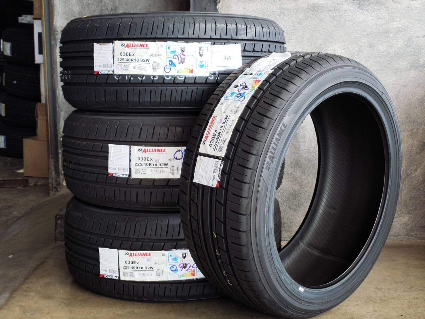 YOKOHAMA ALLIANCE 030EX 225/40R18