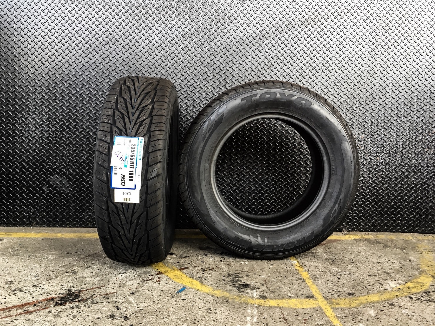 TOYO 235/65R17 PROXES ST3 ลดราคา 25%