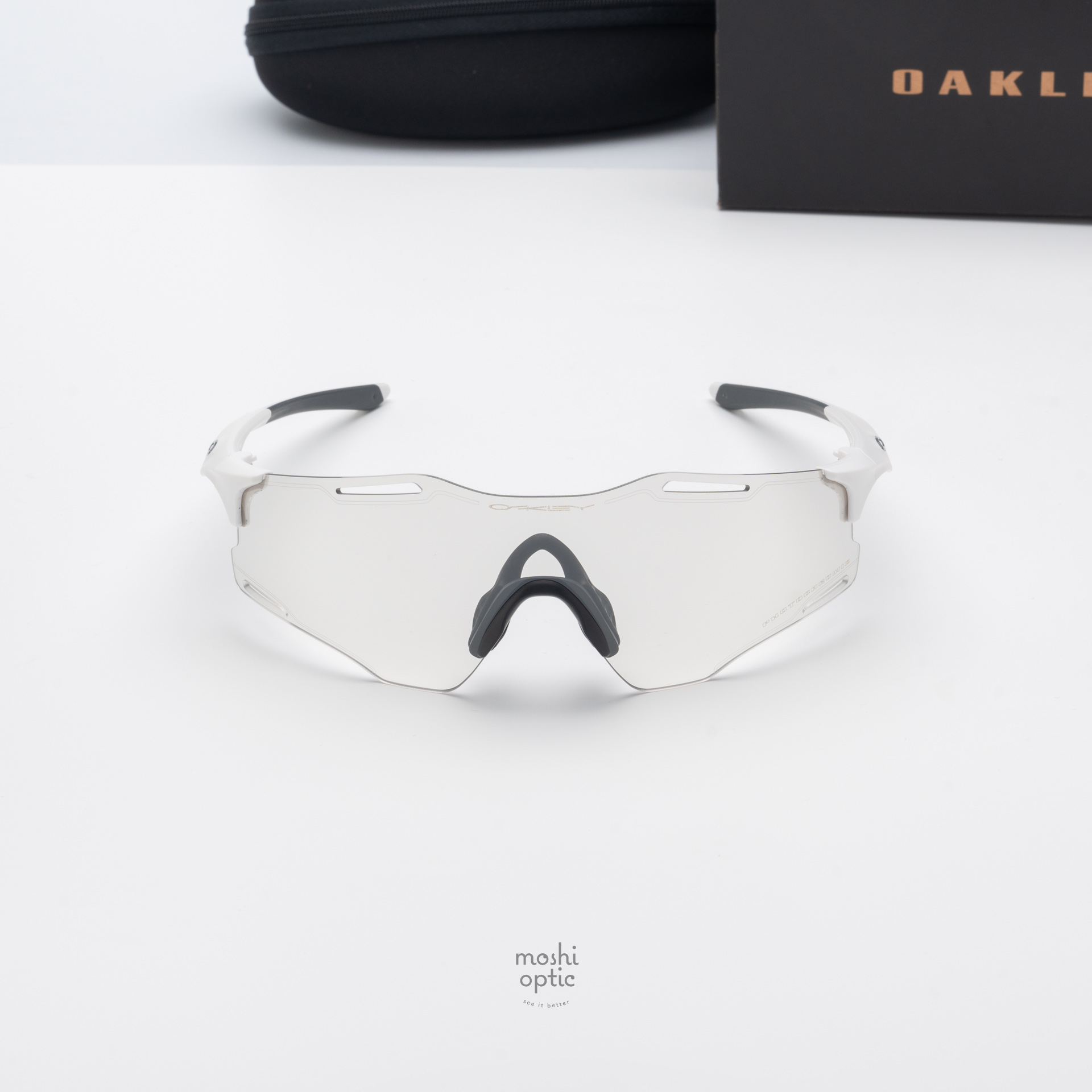 Oakley OO9512D-01 Cybr Zero Matte White Clear to Black Iridium Photochromic