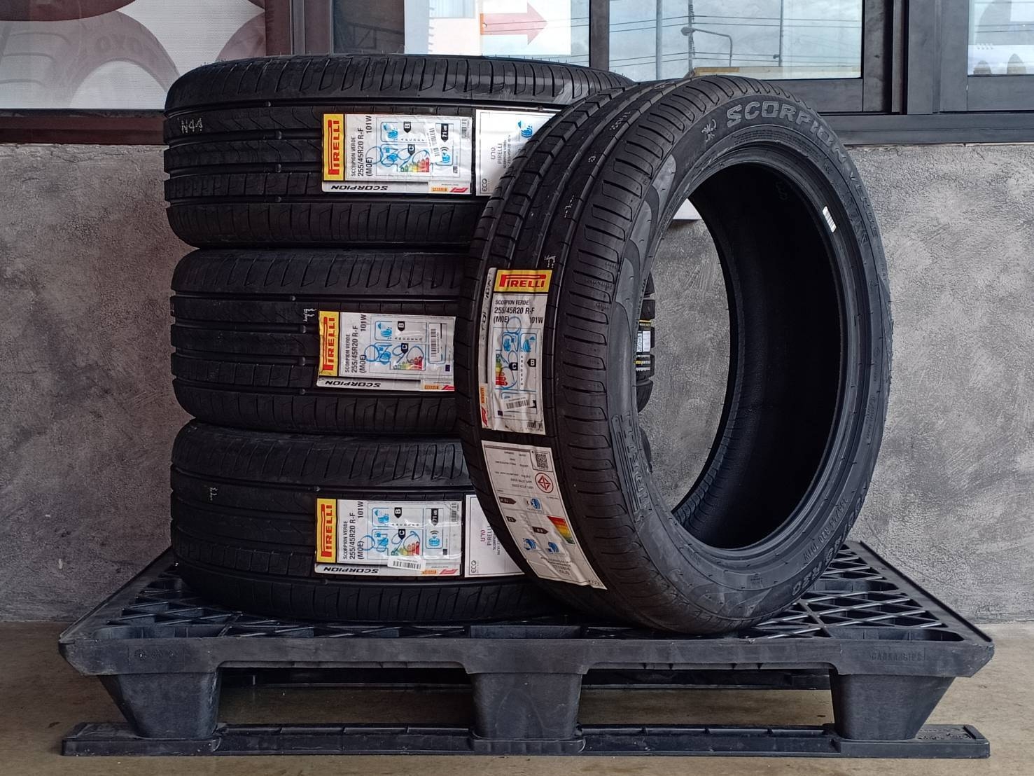 PIRELLI SCORPION VERDE R-F 255/45R20 ปี20