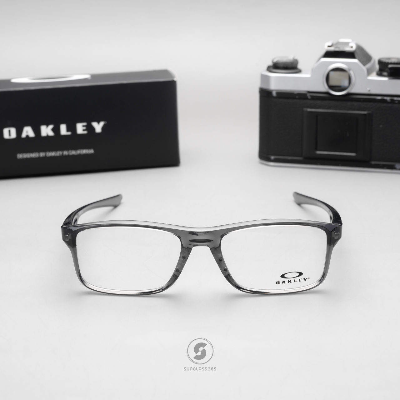 Oakley Plank 2.0 OX8081-06 Polished Grey Smoke