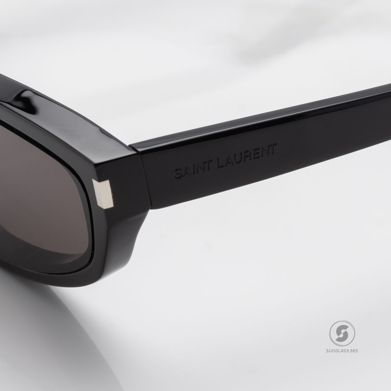 แว่นกันแดด YVES SAINT LAURENT NOVA SL634 001