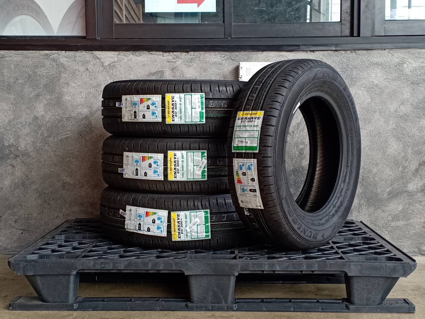 DUNLOP ENASAVE EC300PLUS 185/65R15 88T THAILAND
