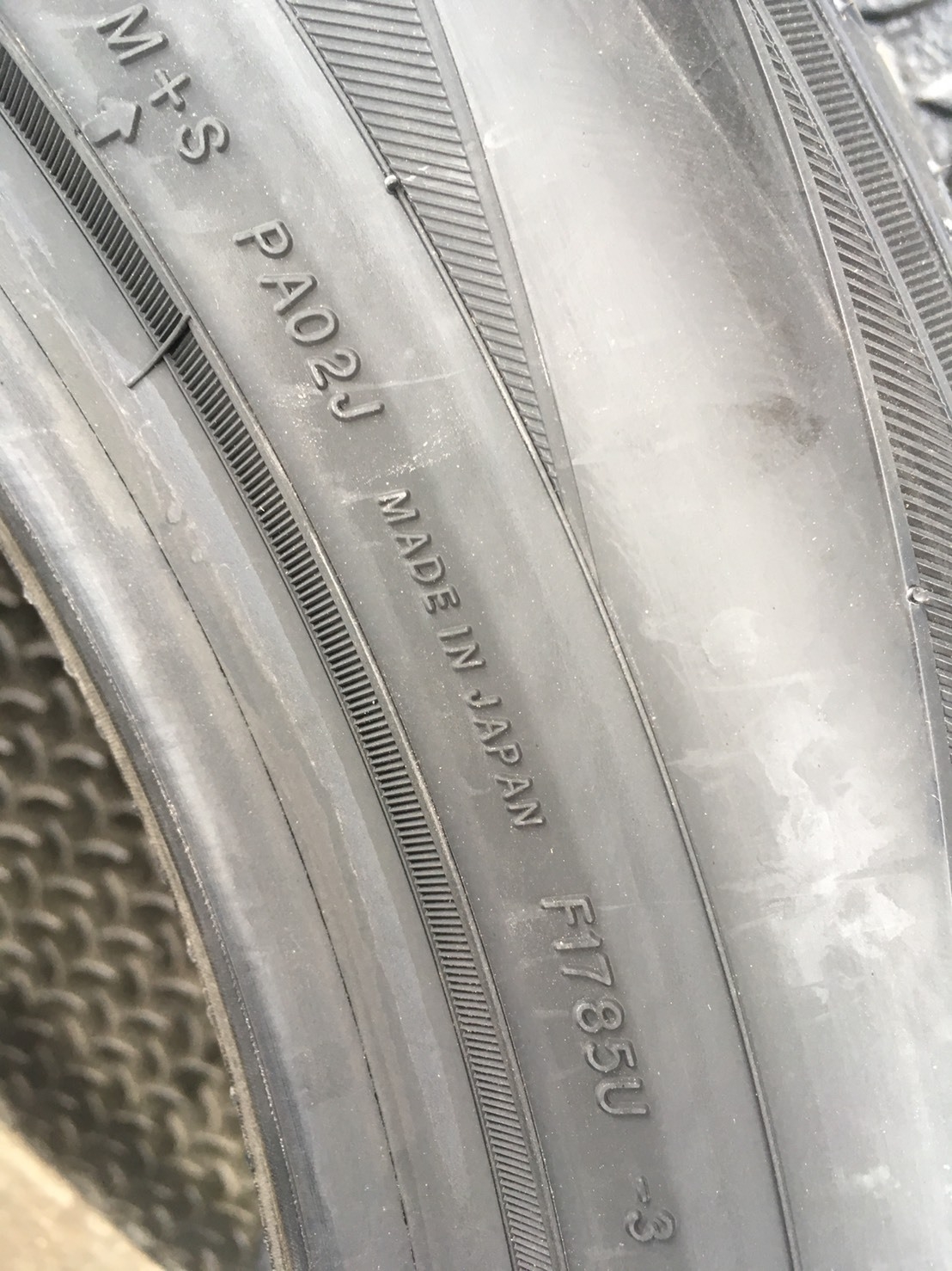 YOKOHAMA PARADA 235-55-19 เส้น 8500 ปี18 ปกติ 12000