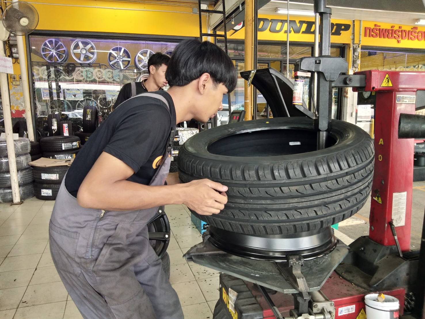 ล้อแท้ MICKEY THOMPSON ROUSH ขอบ20