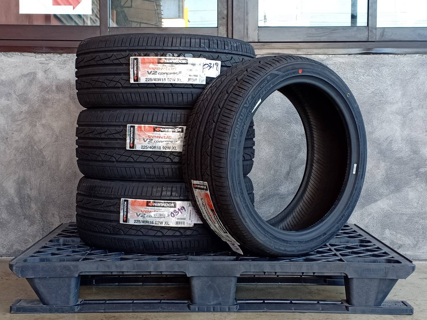 HANKOOK 225/40R18 VENTUS V2 CONCEPT2 92W XL MADE IN INDONESIA
