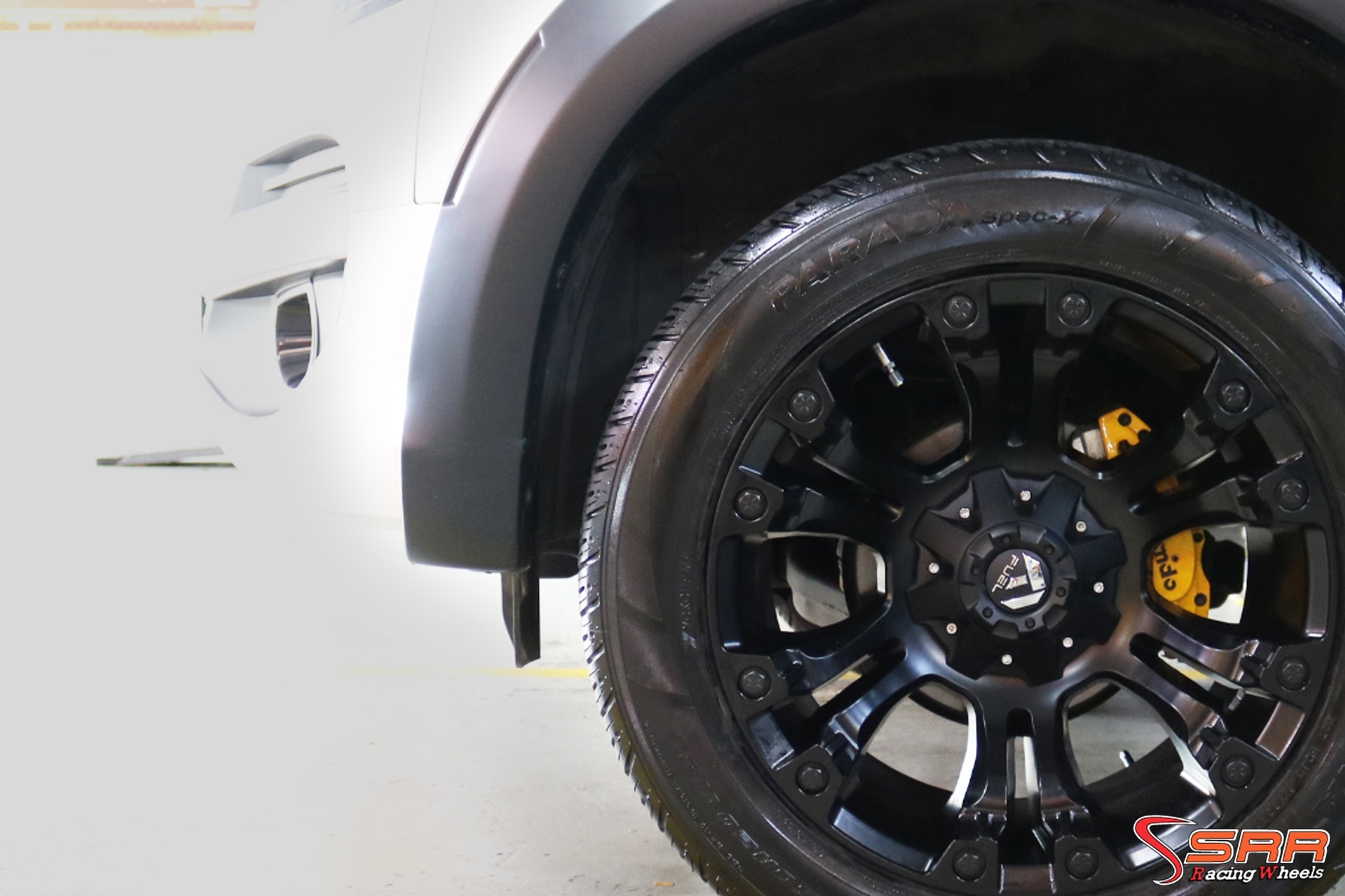 FUEL VAPOR ล้อแม็กซ์แท้ ขอบ20 กว้าง10 PCD12x135-139.7 (offset-18)