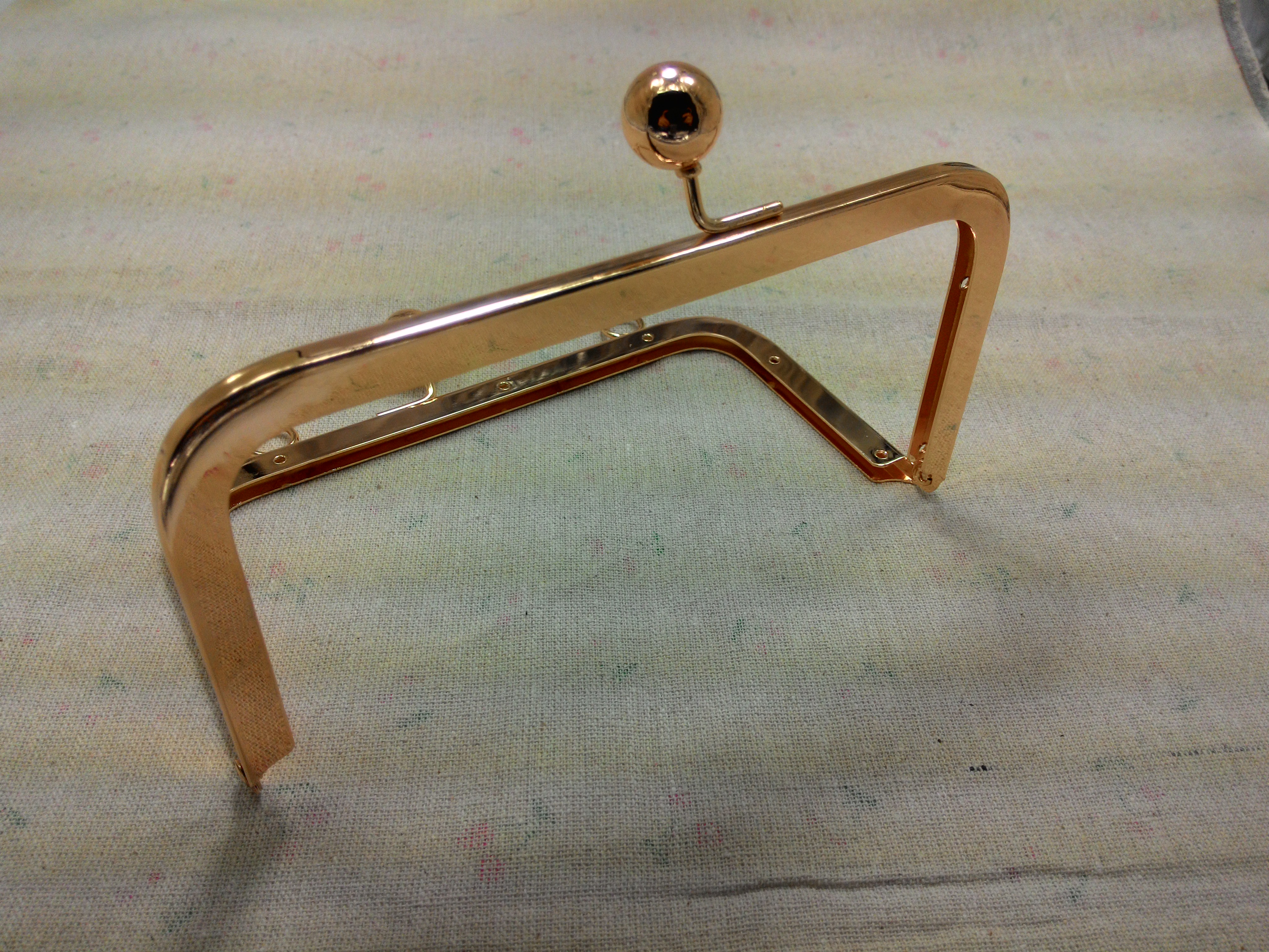 ปากกระเป๋าปิ๊กแป๊กเรียบ6นิ้ว ทอง