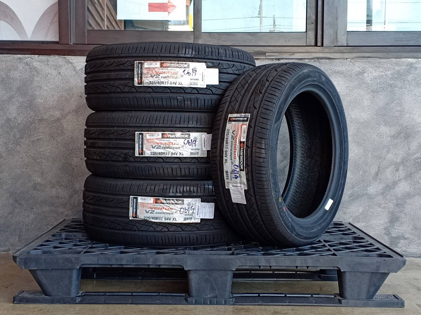 HANKOOK 225/45R17 VENTUS V2 CONCEPT2 94V XL MADE IN INDONESIA