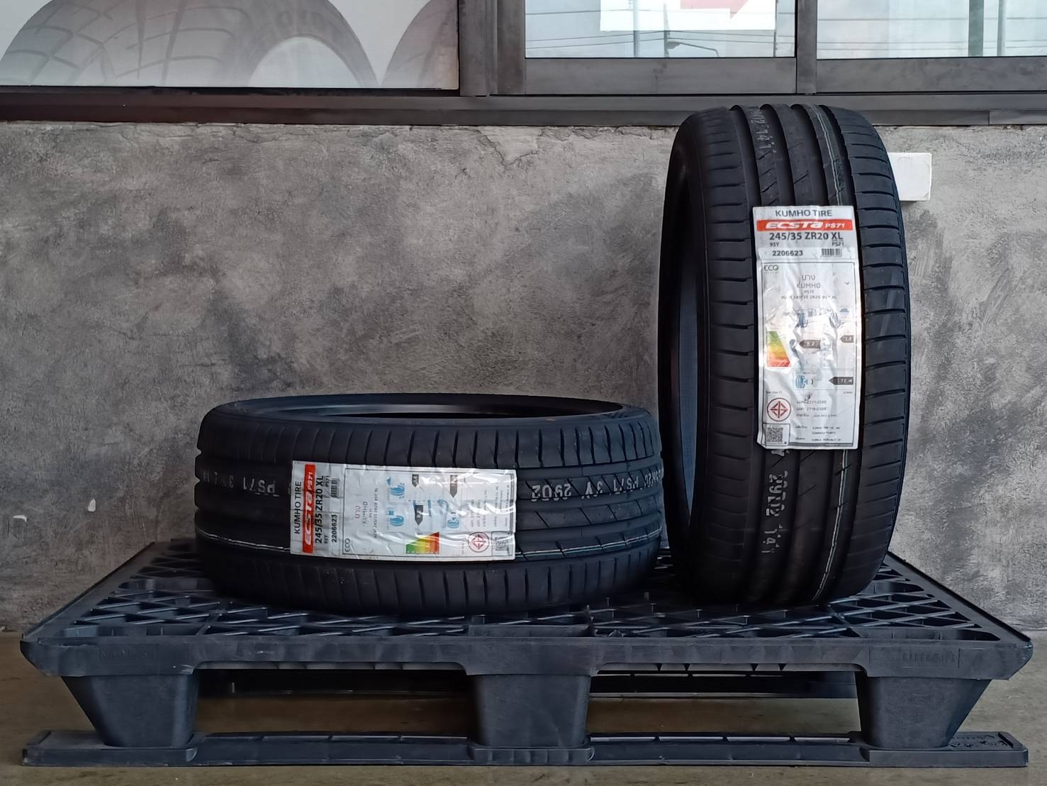 KUMHO 245/35ZR20 ECSTA PS71 95Y MADE IN KOREA