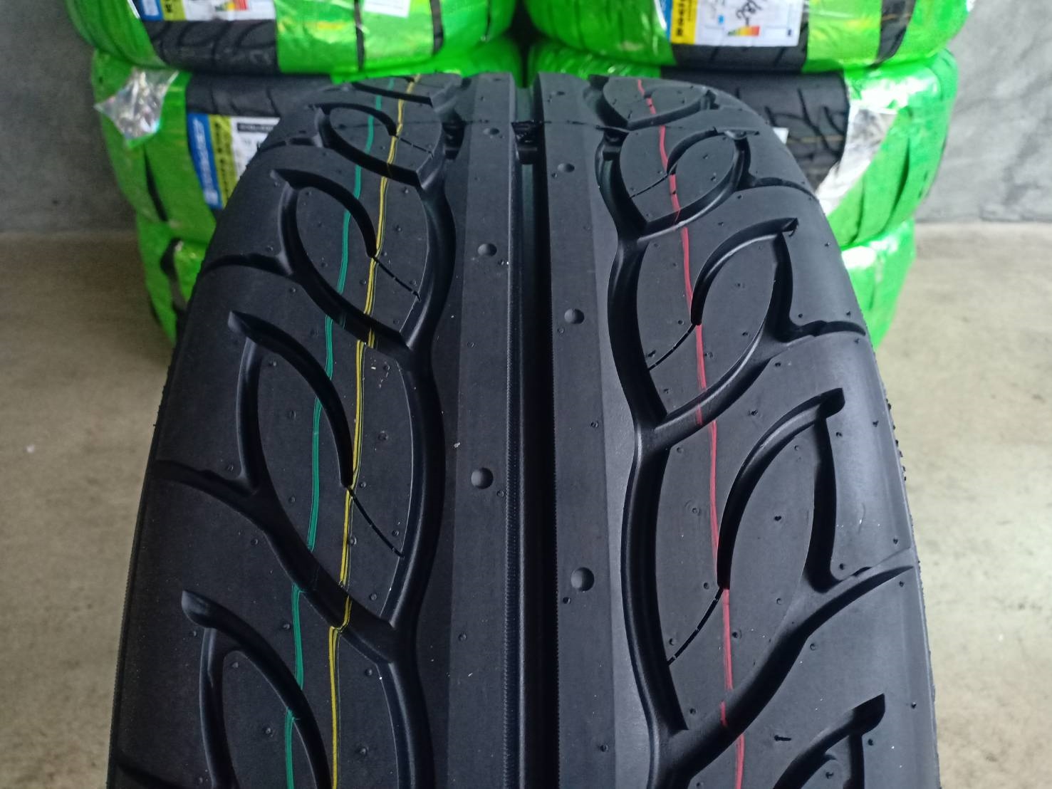 TRI-ACE RACING KING 235/40-18 ปี19 มาใหม่ ราคาพิเศษ