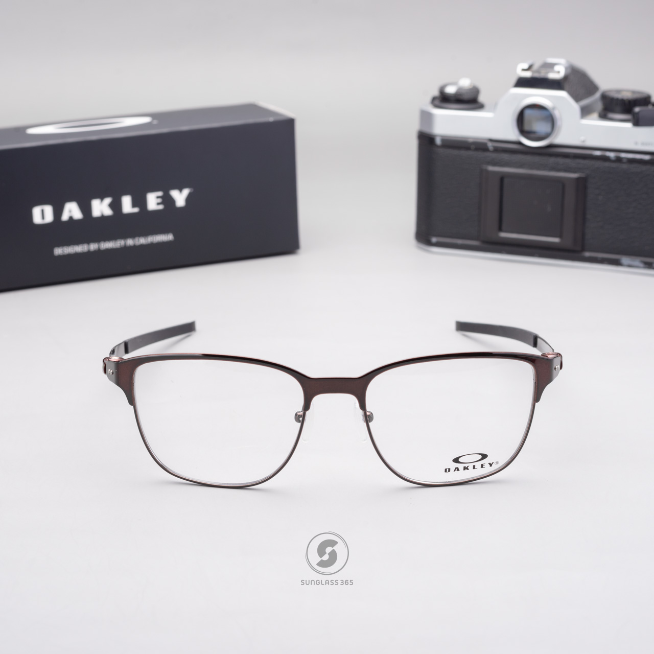 Oakley Seller OX3248-05 Brushed Grenache