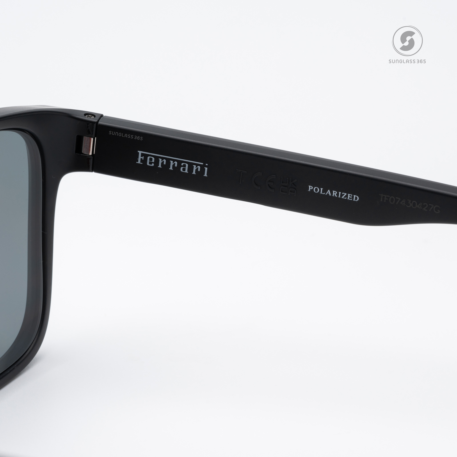 แว่นกันแดด Scuderia Ferrari FZ6002U 504/81