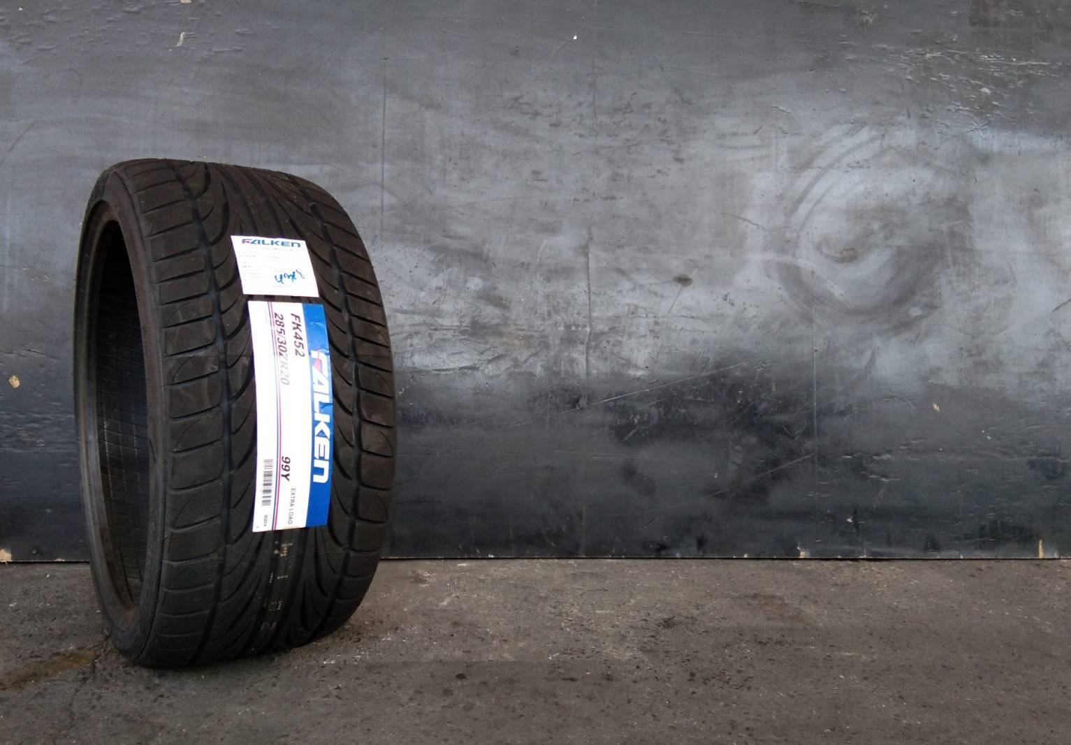 FALKEN FK452 285/30-20 เส้น 8500 ปี18 ปกติ 10000