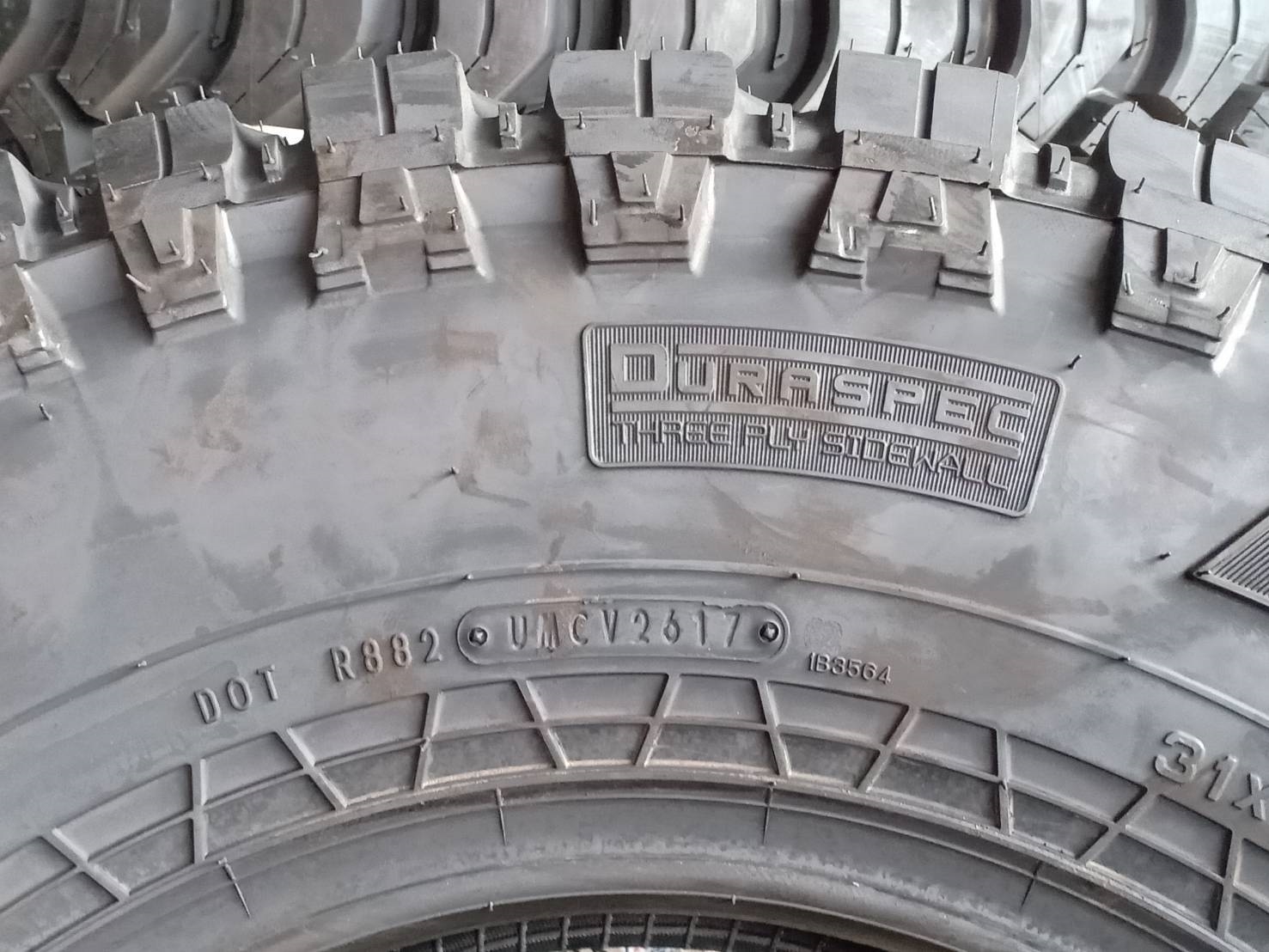 ยางใหม่ปีเก่า ลดราคา FALKEN MT01 31x10.5R15 109Q (ปี17)