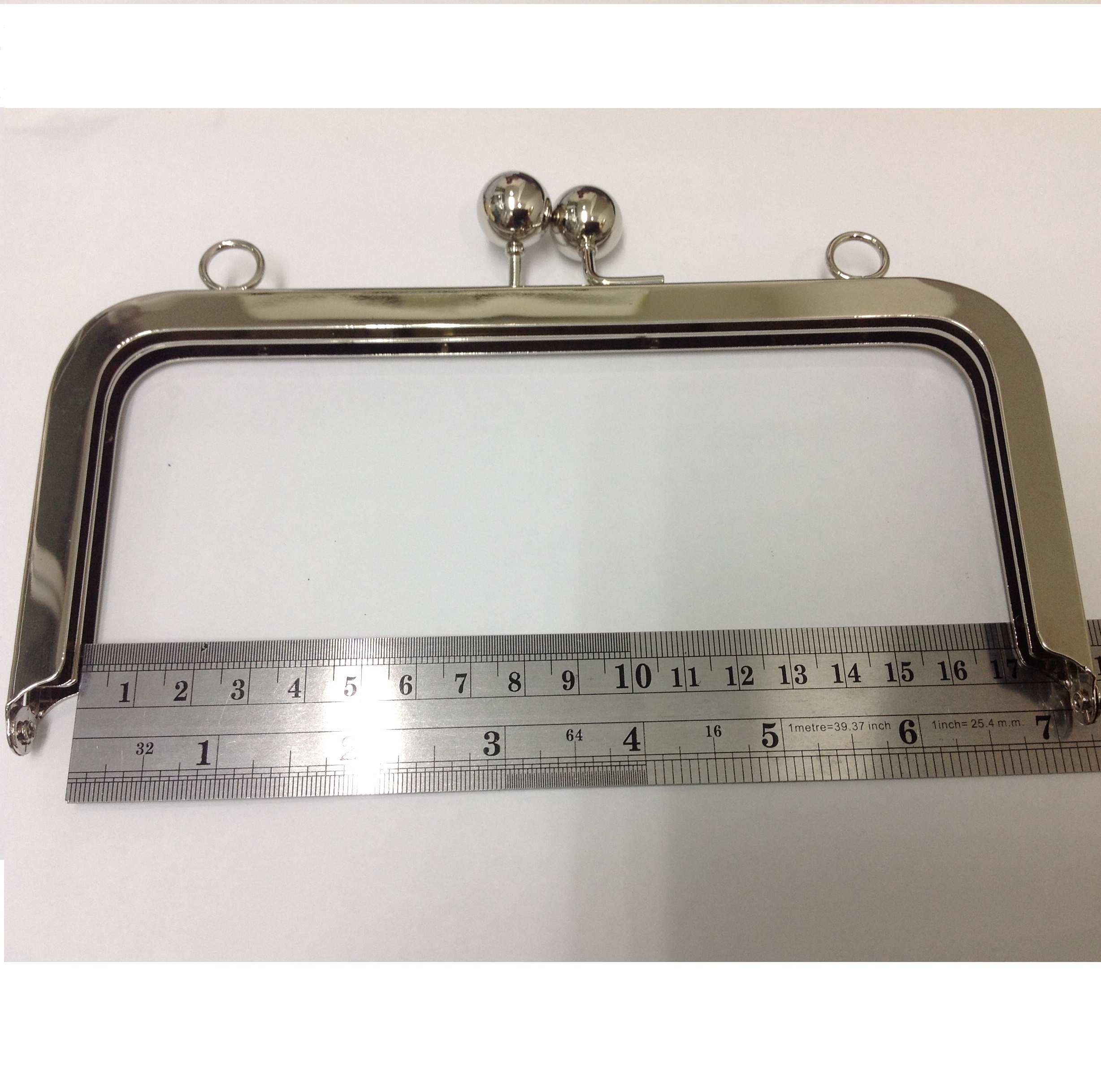 ปากกระเป๋าปิ๊กแป๊กเรียบ7นิ้ว เงิน