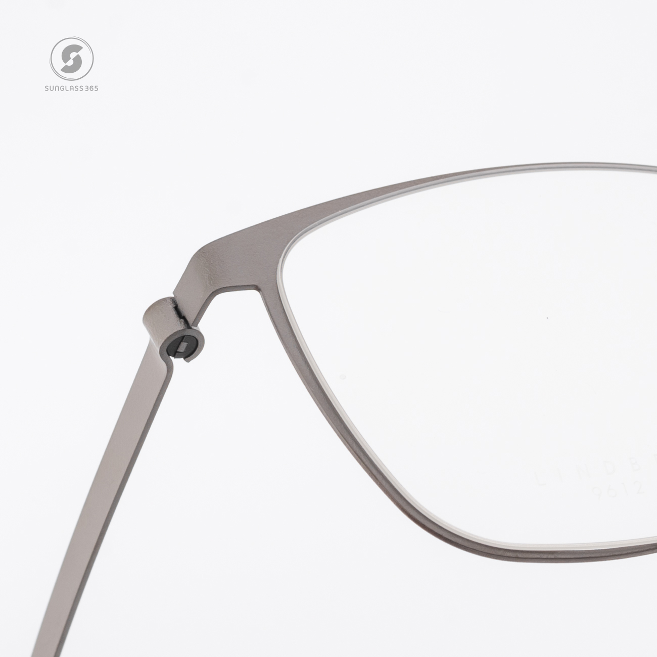 แว่นสายตา Lindberg Strip Titanium 025 13C87 9612 T207 U9