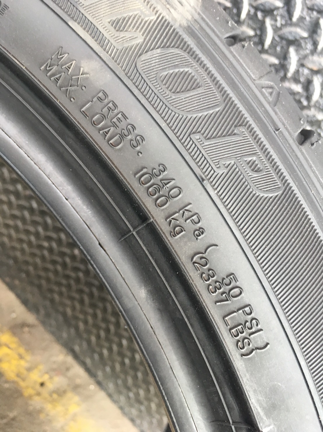 DUNLOP SP SPORT MAXX050+ 315/35R20 เส้น 8500 ปกติ 21000