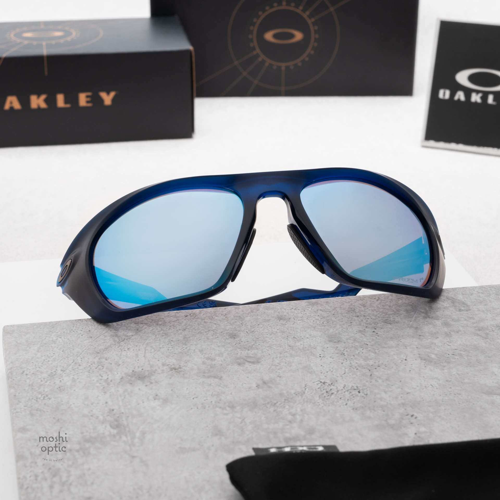 OAKLEY Lateralis OO9431-03 Matte Transparent Blue Prizm Deep Water Polarized