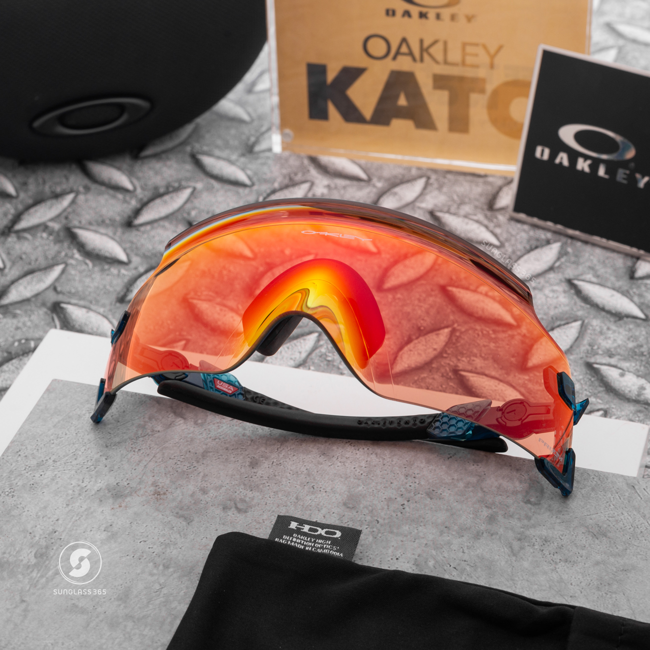 OAKLEY KATO OO9455M-30 Translucent Balsam Prizm Trail Torch