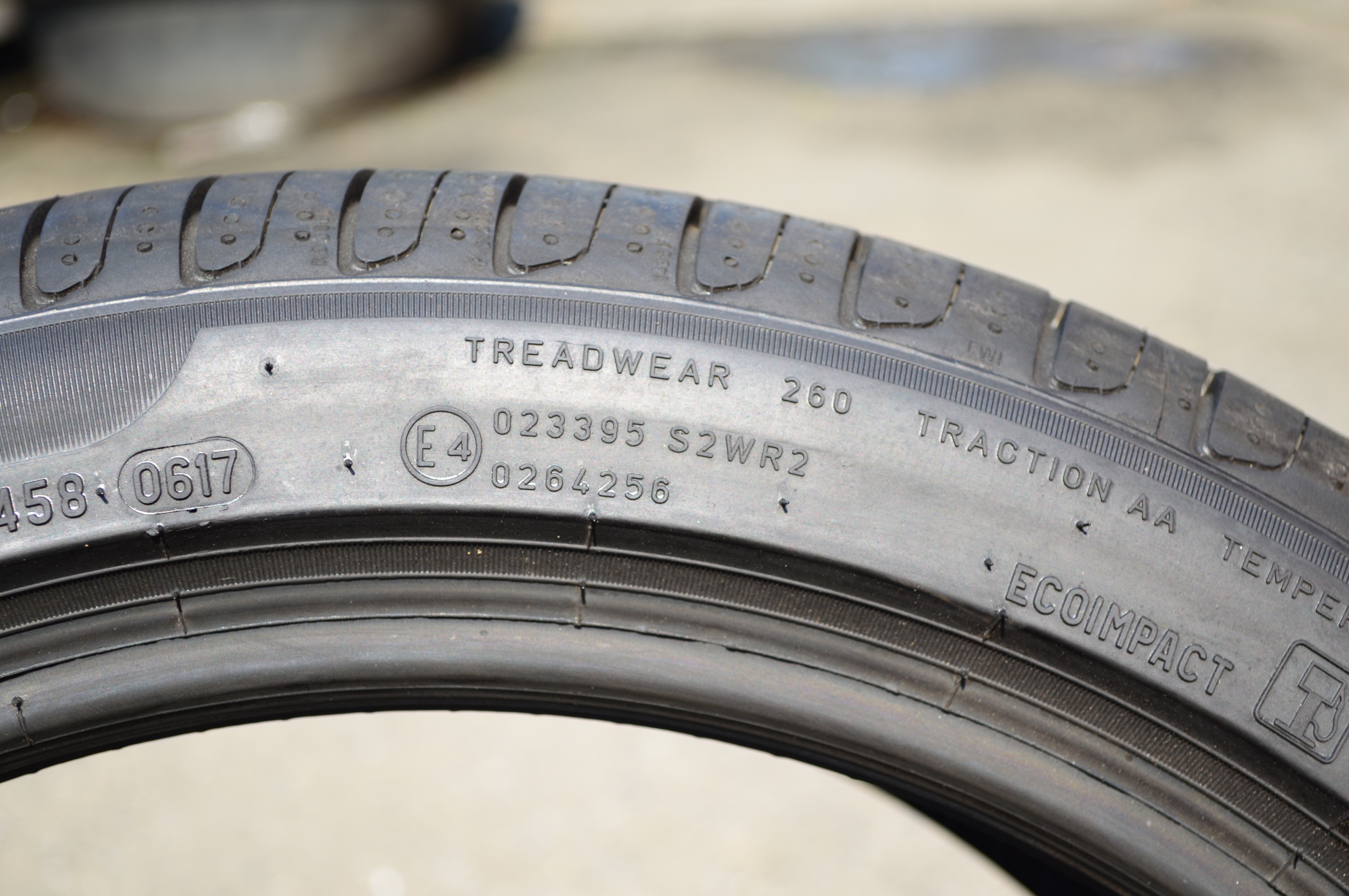 PIRELLI CINTURATO P7 205/45-17 88W XL เส้น 7500 บาท ( runflat) ปี17