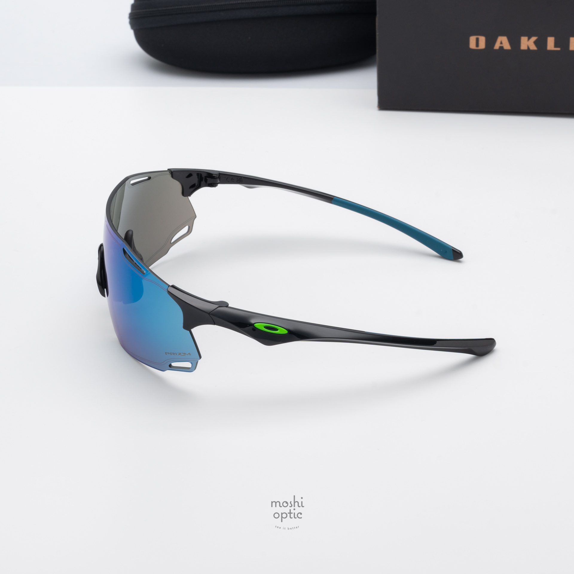 Oakley OO9513D-02 Cybr Dyno Polished Black Prizm Sapphire