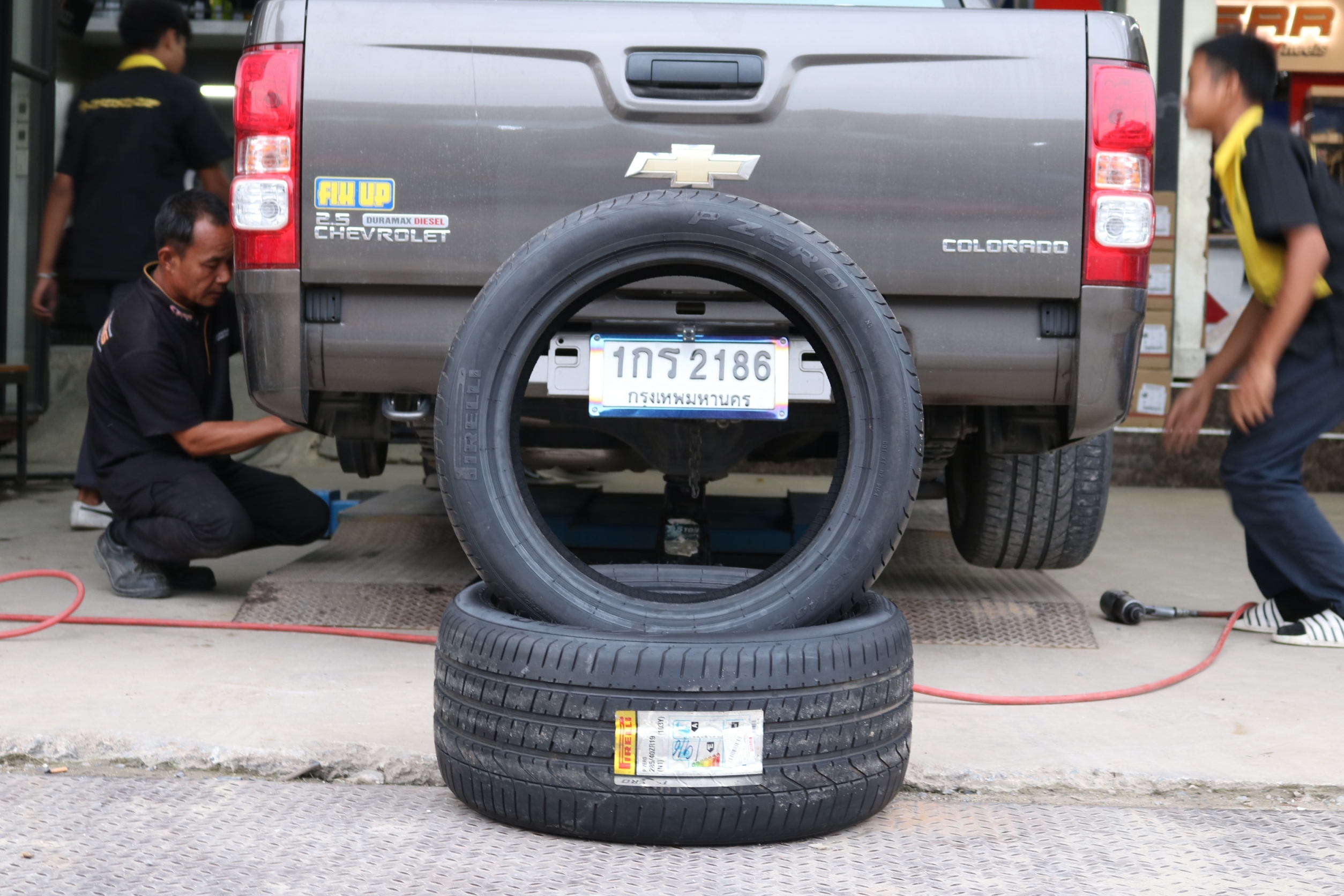 PIRELLI PZERO 285/40-19 เสน้ 3,xxx ปกติ 20000 ยางใหม่ปี16 ลดราคาพิเศษ