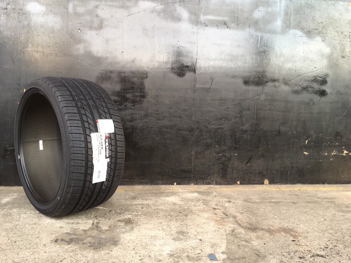 YOKOHAMA 265/30R19 ES300 ยางญี่ปุ่น ตัวใหม่ ราคาพิเศษ
