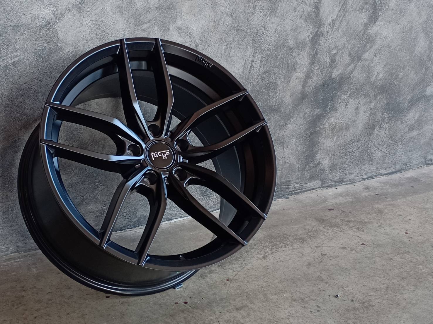 NICHE-VOSSO 19X8.5/9.5 5X120 +35 72.5 MATTE BLACK