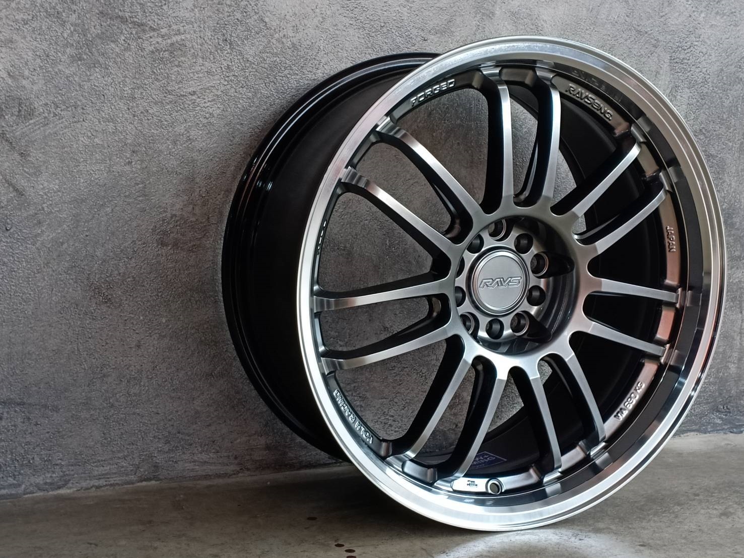 RE30 FLOWFORMING ล้อเบา ขอบ18 ราคาพิเศษ