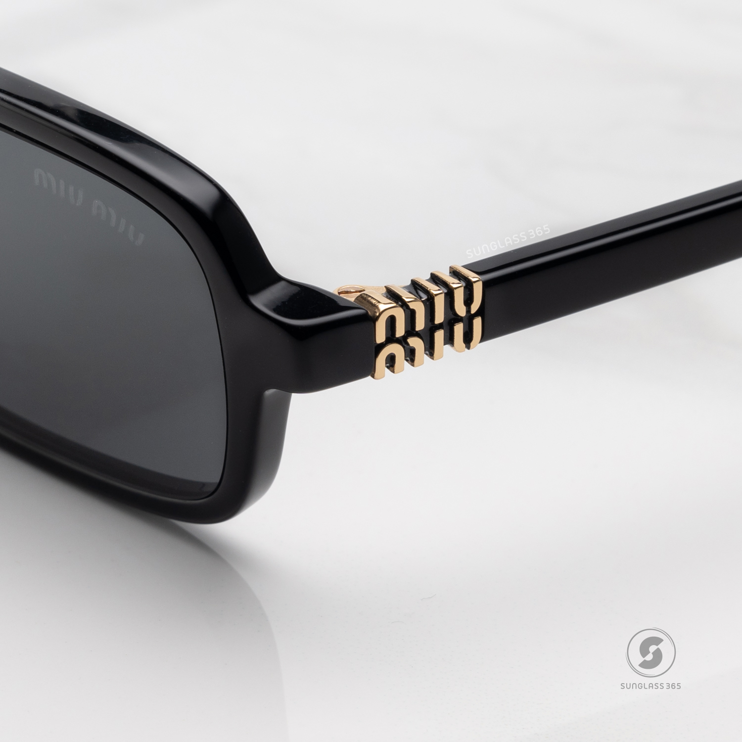 แว่นกันแดด Miu Miu MU11ZSF 16K5S0